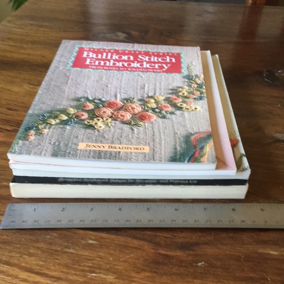Vintage Bundle of 4 Embroidery Books - Crewel Bullion Stitch Hand Silk Ribbon - Picture 12 of 14